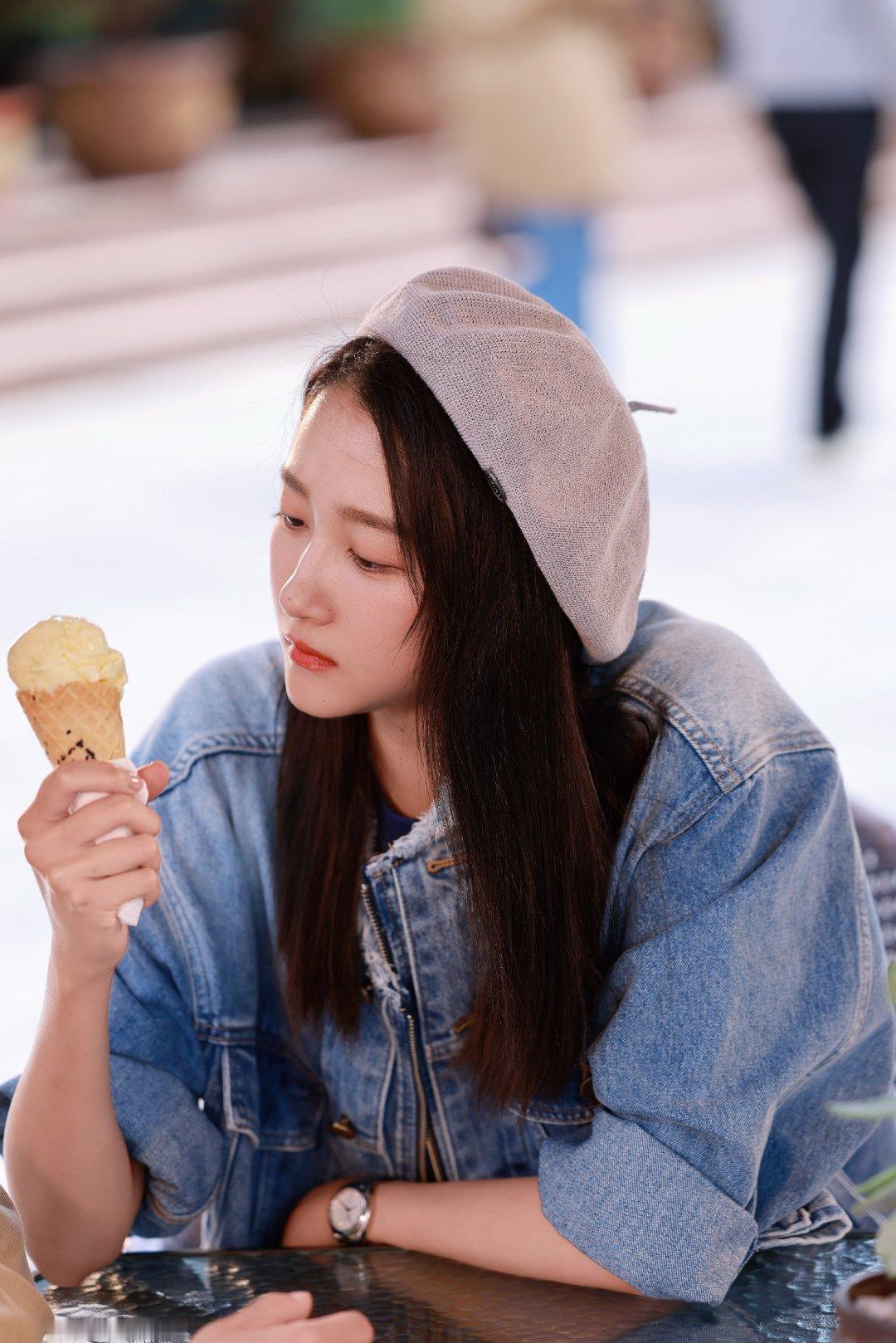 关晓彤 🍦关晓彤红掌🍦关晓彤孟露莎是心跳不止，是无所替代