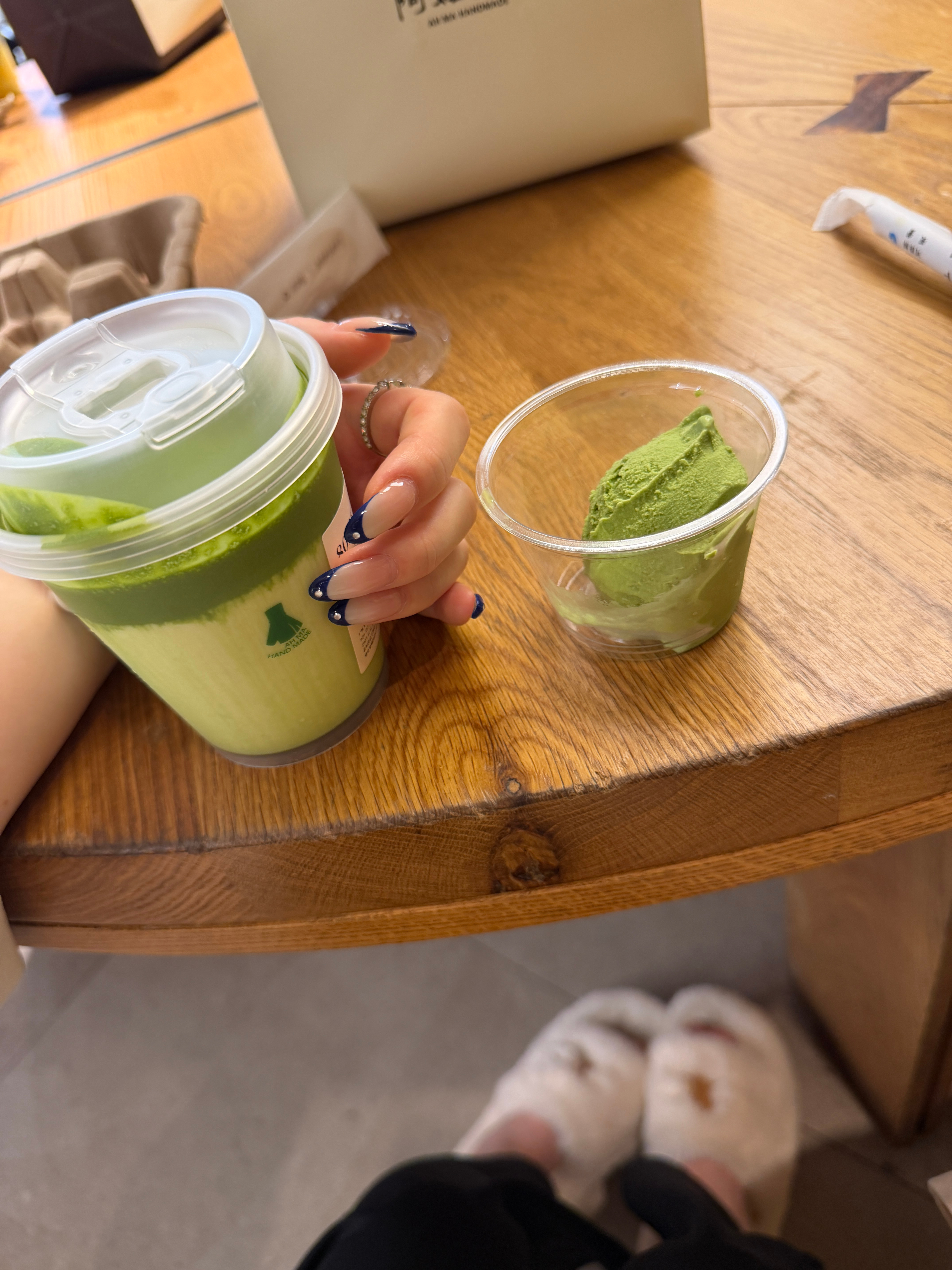 人总是喜欢幻想离自己很远的东西🧩