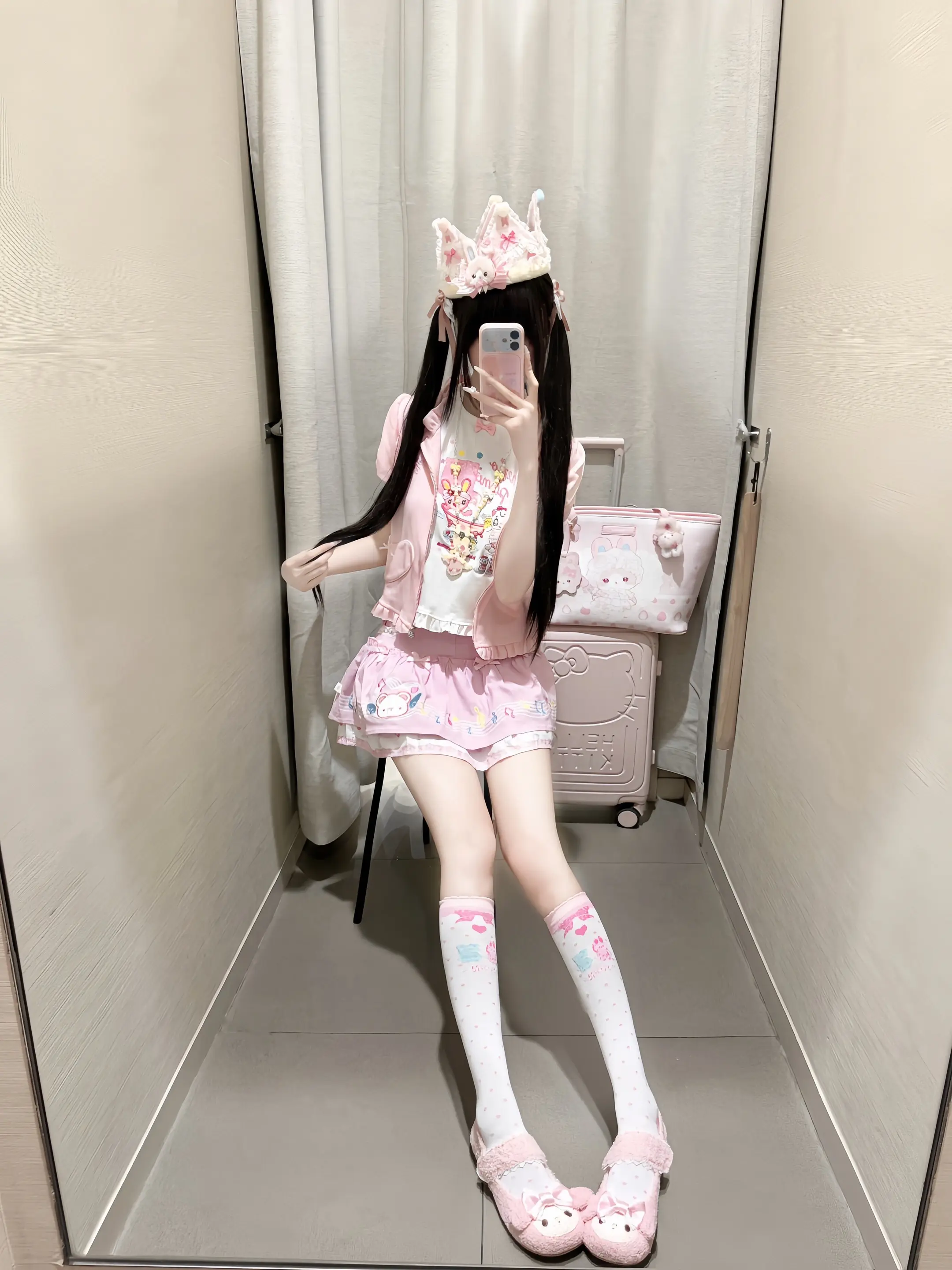 唉 卖萌被人打了 刚好把我的八字刘海打成齐刘海 萌萌的很安心     🎀