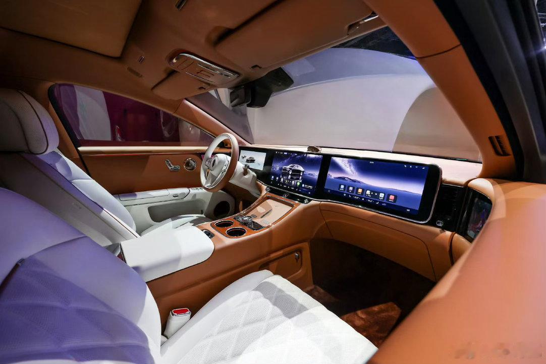 余承东曝尊界200万级新品轿车不管是功能还是外形上面都给我们带来眼前一亮的魅力！