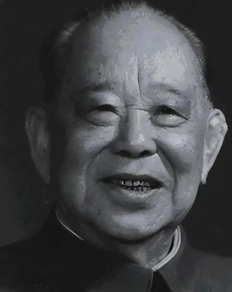 1949年，开国中将廖汉生得知牺牲10年的发妻肖艮艮还活着，千里重逢后妻子一句“