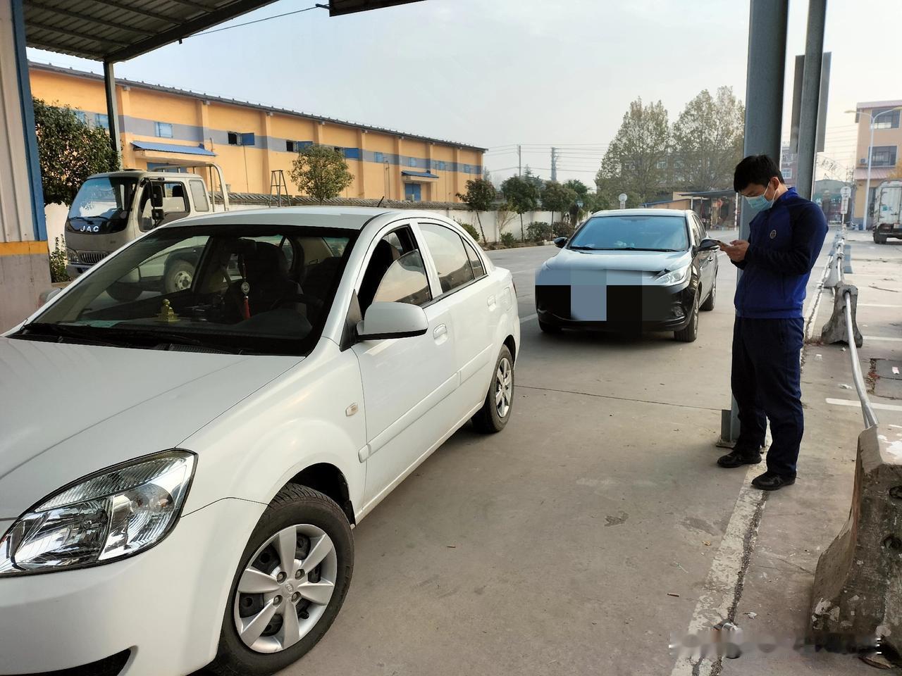 我的东风悦达起亚千里马，2009年12月购买，1.4L自吸，手动挡，省油耐用，开