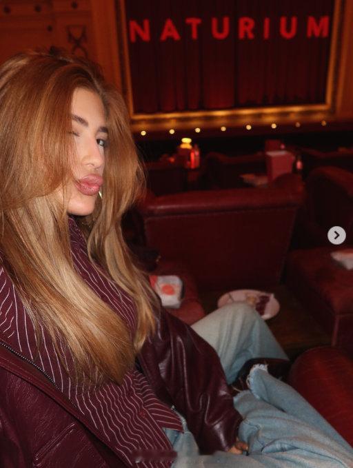 加布里埃尔妻子古德茉更新社媒晒动态：度过了最可爱的电影之夜  