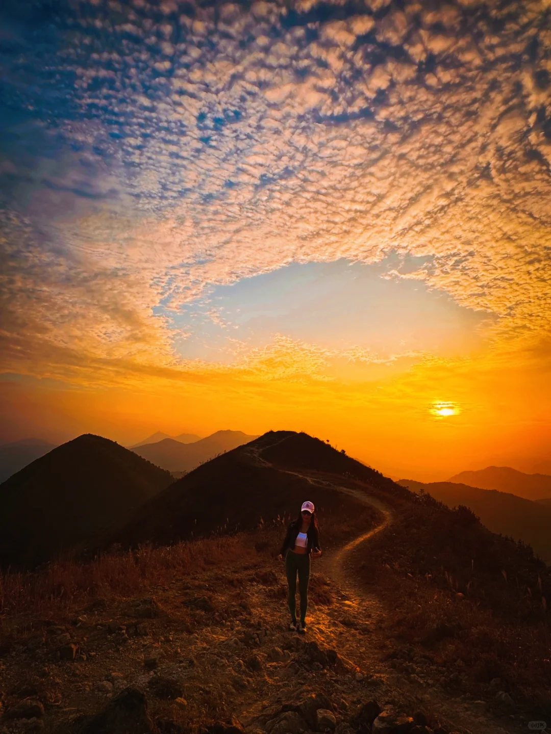 📍彎曲山·香港·來交換一場世紀夕陽晚霞吧