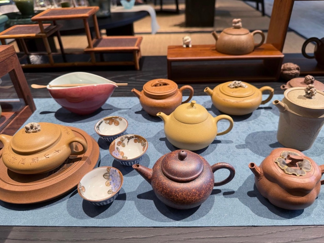 品茶赏器交友  好茶只予知心人，而一旦被予，便永不分离，在茶汤中，在岁月里，在灵