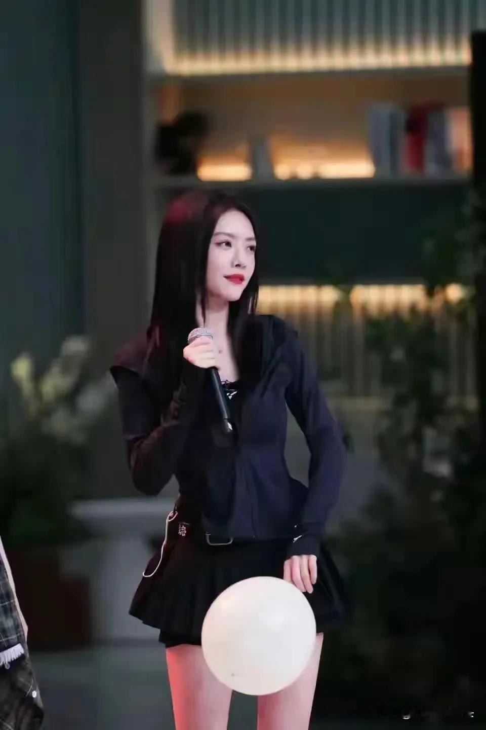蔡文静这小蛮腰太性感了