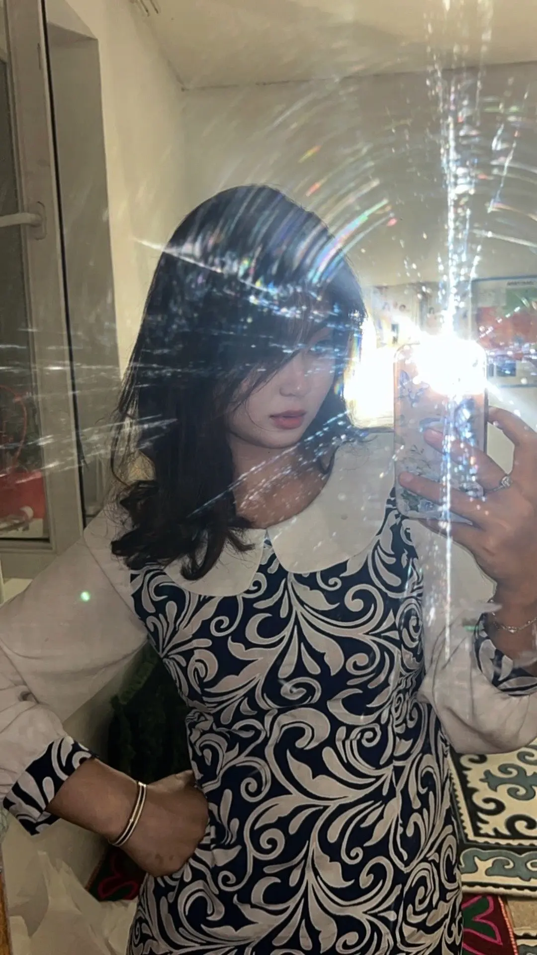 你应该拿个铁链把自己和我绑在一起