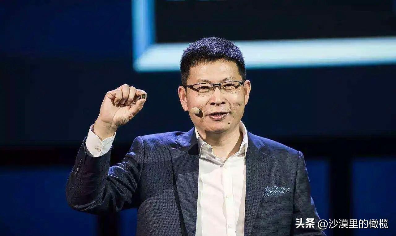 如何看待余承东缺席鸿蒙智行新品发布会
“大嘴”缺席鸿蒙智行新品发布会其实是个好事