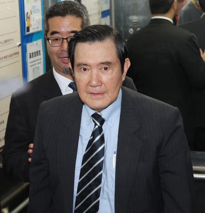 马英九，这个国民党的重要资产，在蓝营新一轮内斗风波中正在被摧毁，民进党惊讶之余大