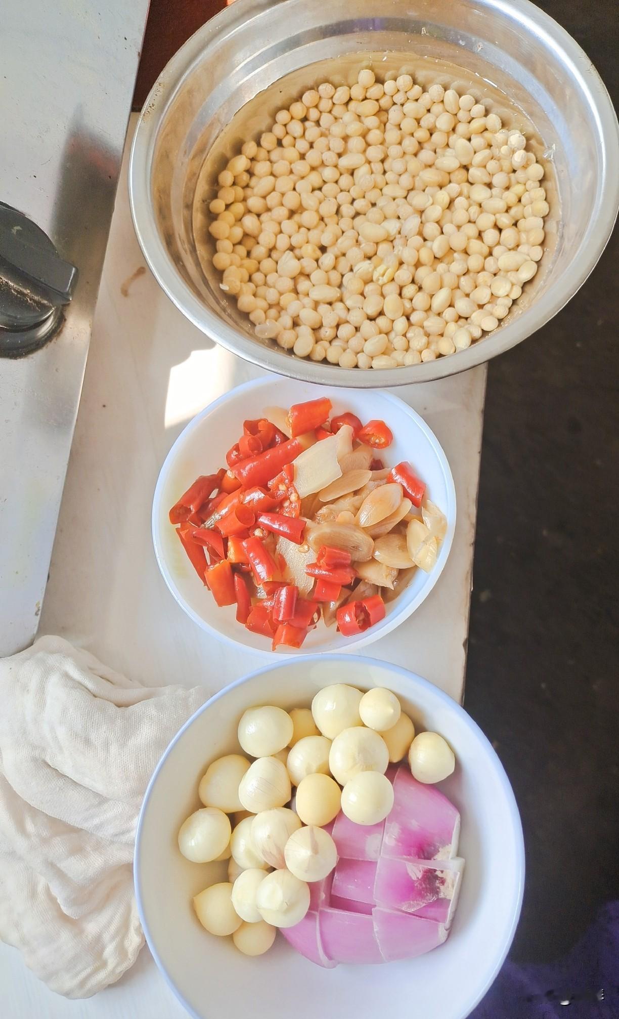 还是自己做的才合自己口味，因为自己做的菜，干净、用料放心，吃起来更放心。[捂脸]