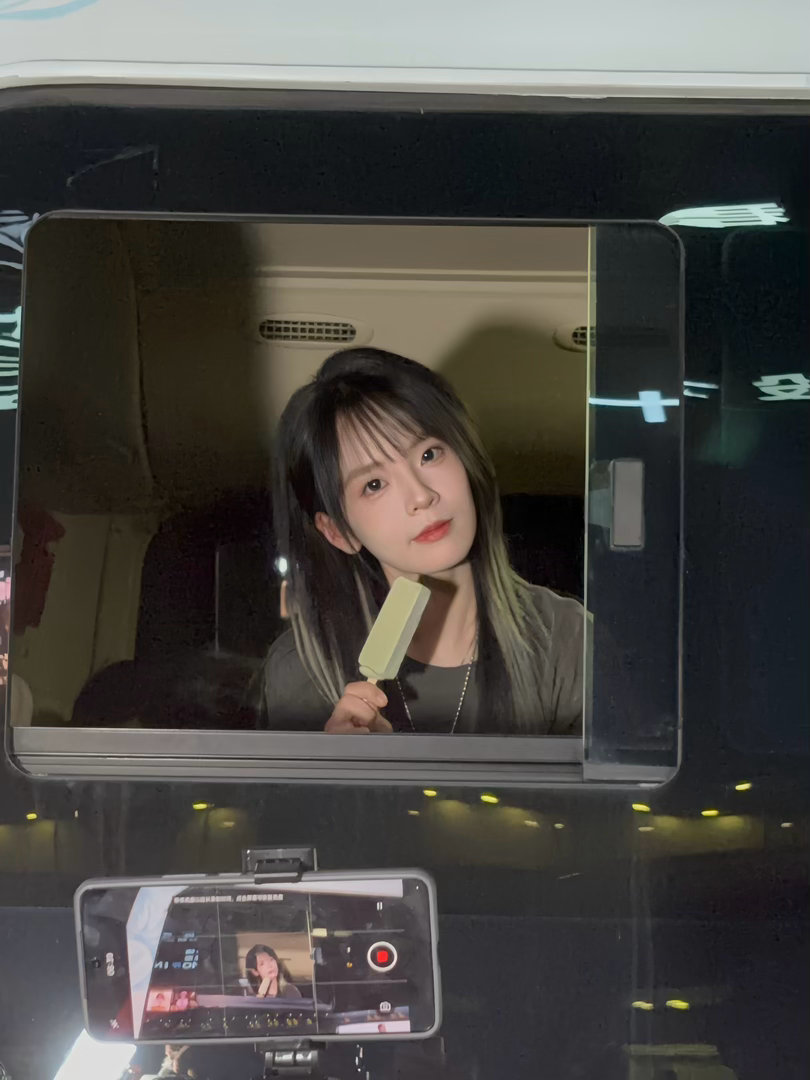 陈珊玲  2026.07.23 下班辛苦咯🫳🏻🫳🏻