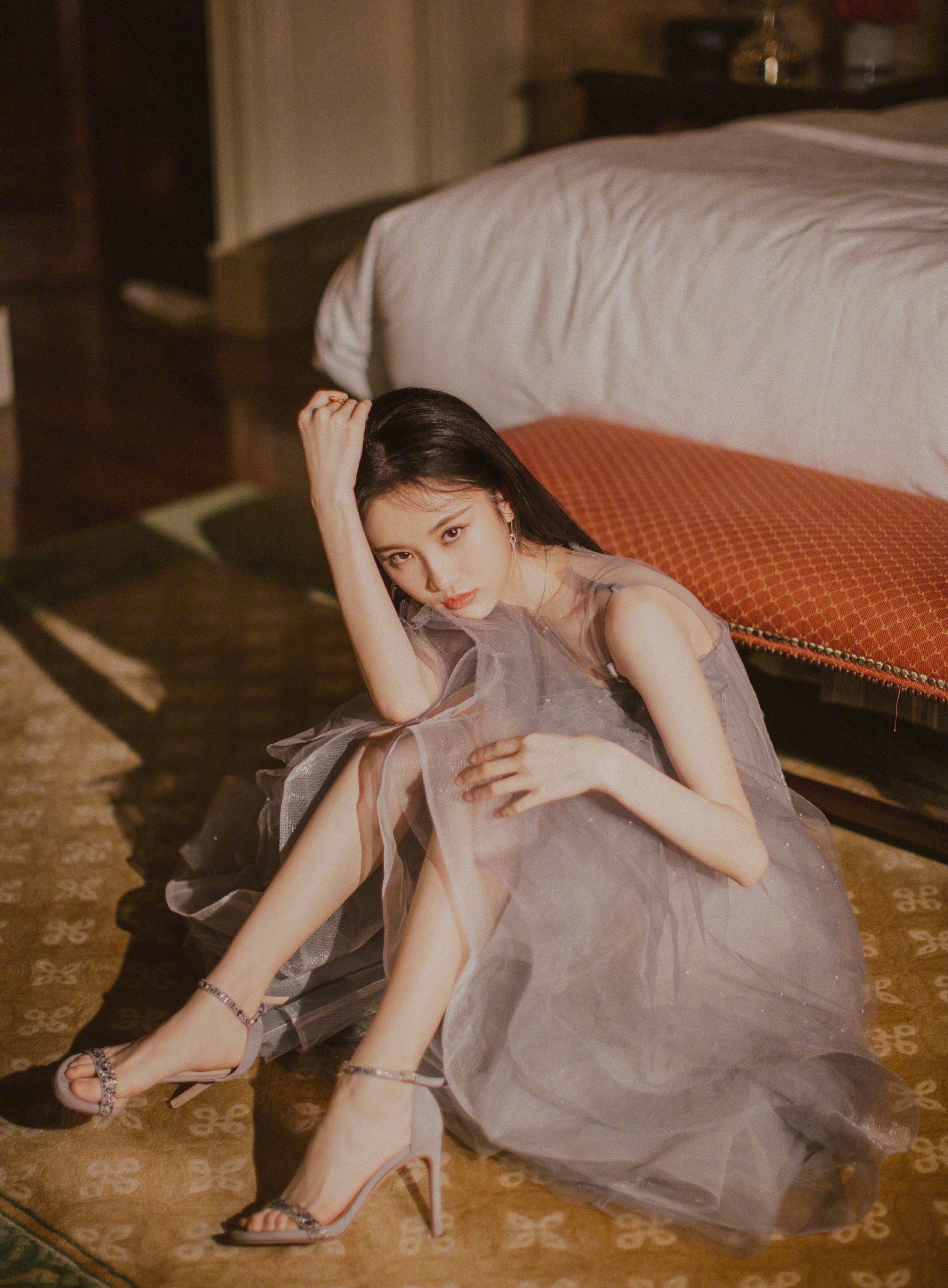 张慧雯，美腿精选图集九宫格 ​​​