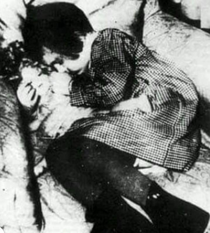 【二战纳粹迫害孤儿院的孩子】
1944年，纳粹德国在二战期间决定消灭法国伊齐乌之