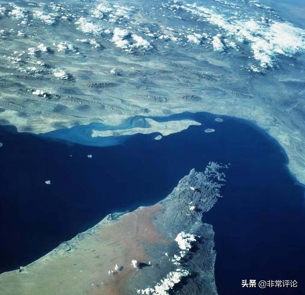 日本经济新闻8月28日刊发评论，距离美国打击伊朗已经过去半年，文章提出，这或许会