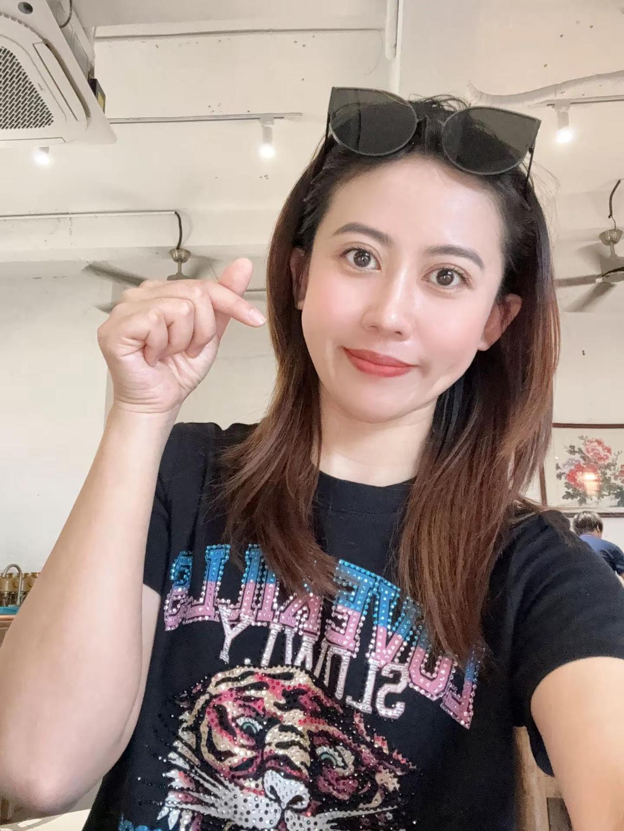 不炫技，收放有度，有韵味，是十几岁学琴时见到的示范，老师却没提过每一个字。