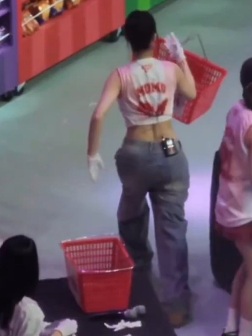“赵妈要不要帮忙🧯” 