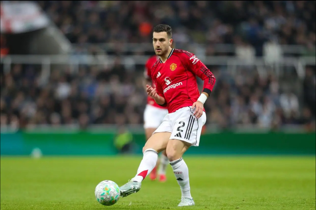 曼联将在周五晚英超客场挑战伯恩茅斯，希望借此向欧冠资格迈出关键一步。周日下午，红