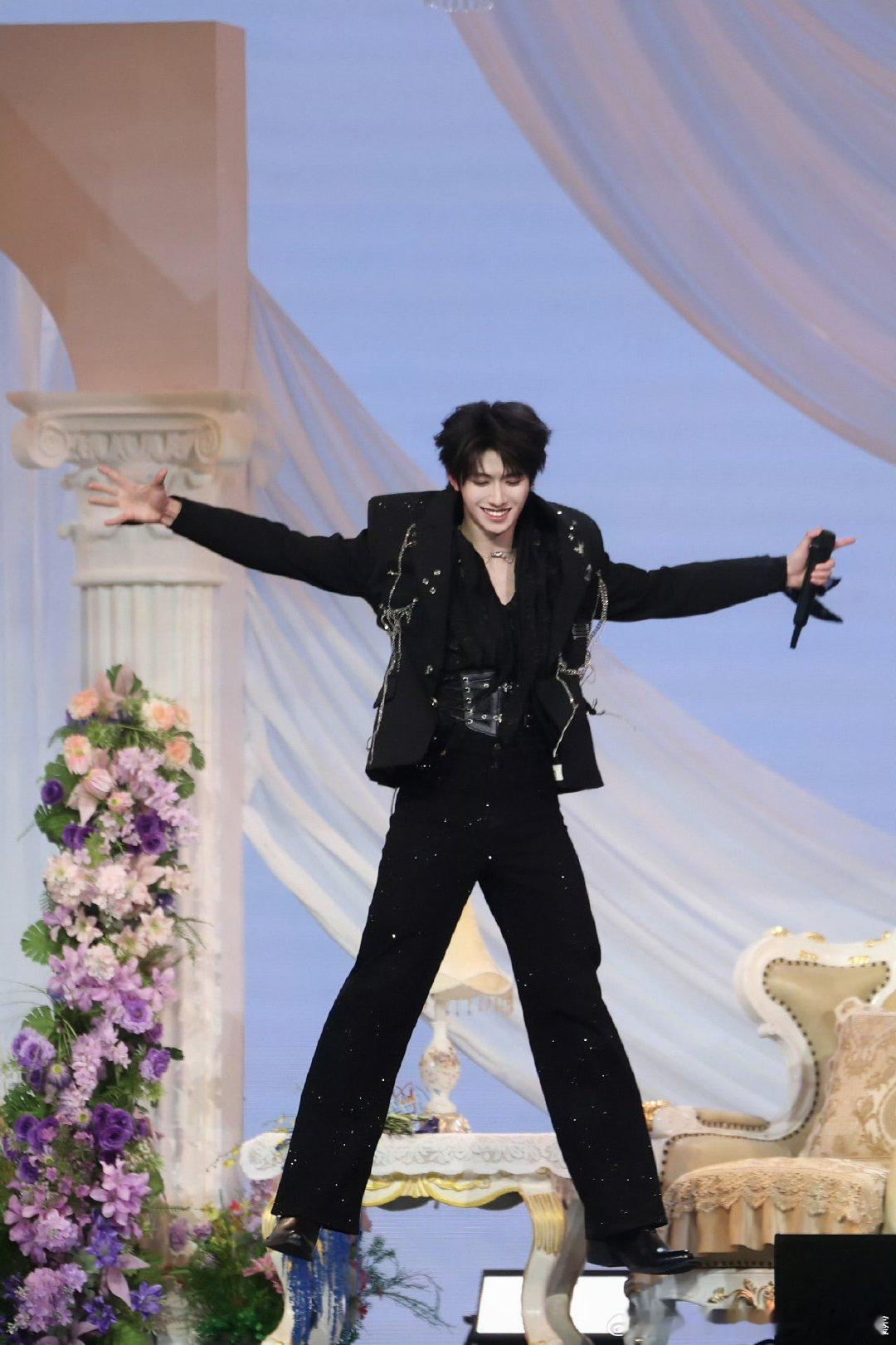 朱志鑫20岁感觉自己越来越成熟了 朱志鑫朱志鑫许下三个愿望