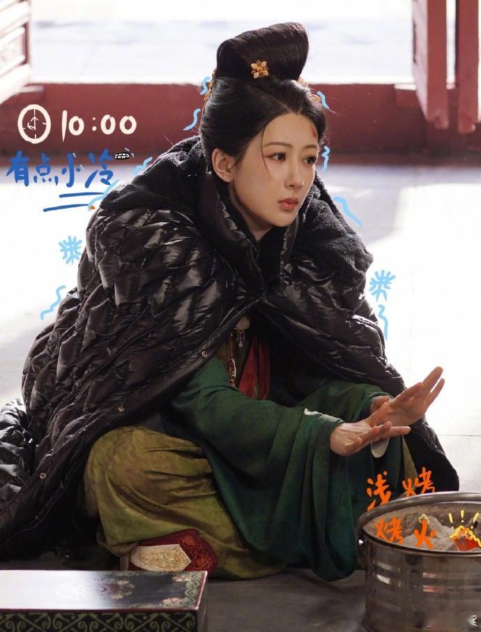 杨紫在七月《锦绣芳华》追剧团活动中的表现备受期待，她与观众的交流将成为宣传的重要