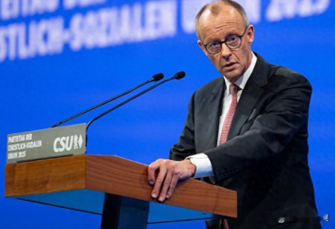 没人能料到德国总理竟在公开场合说出这么劲爆的话，12月13号默茨在慕尼黑召开的党