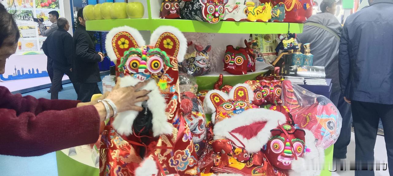 民间艺术在农博号会大放光彩