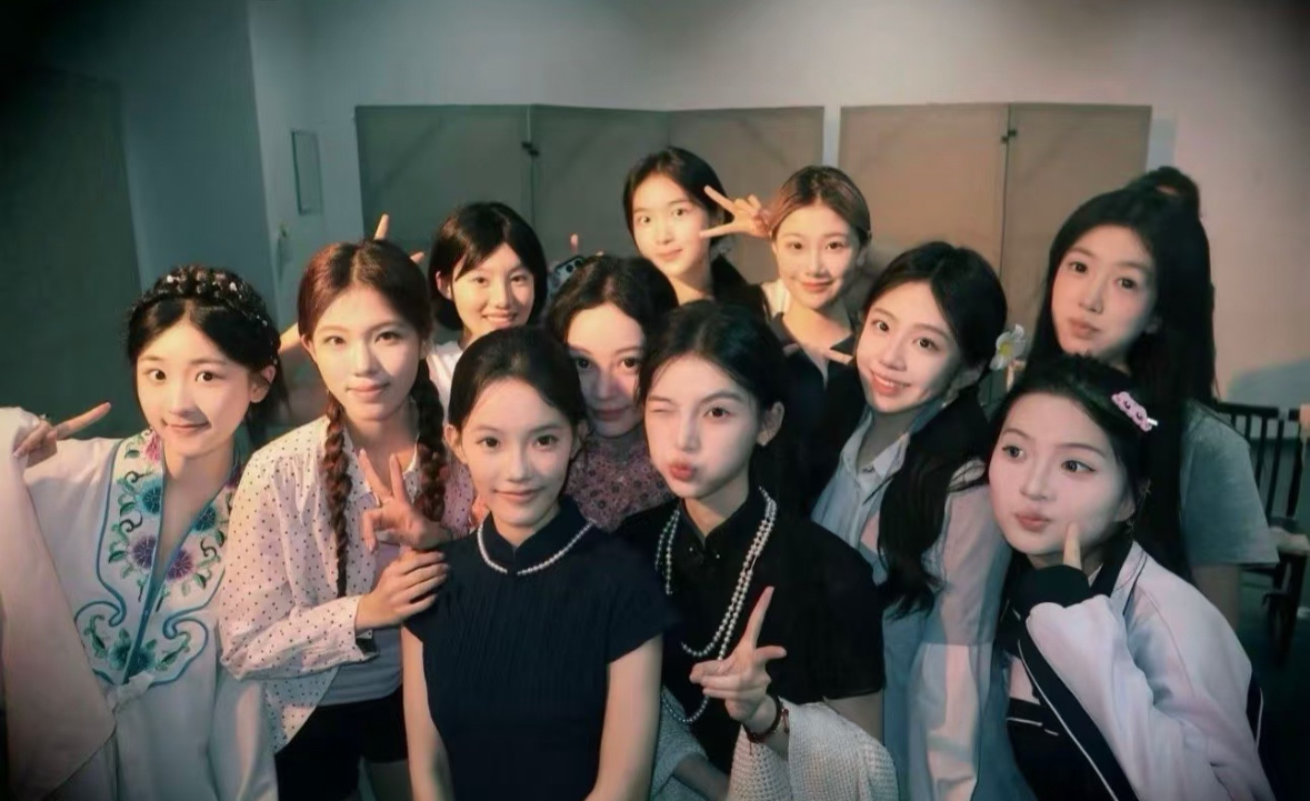 李闽轩她是她们班最漂亮的女生吗？ ​​​