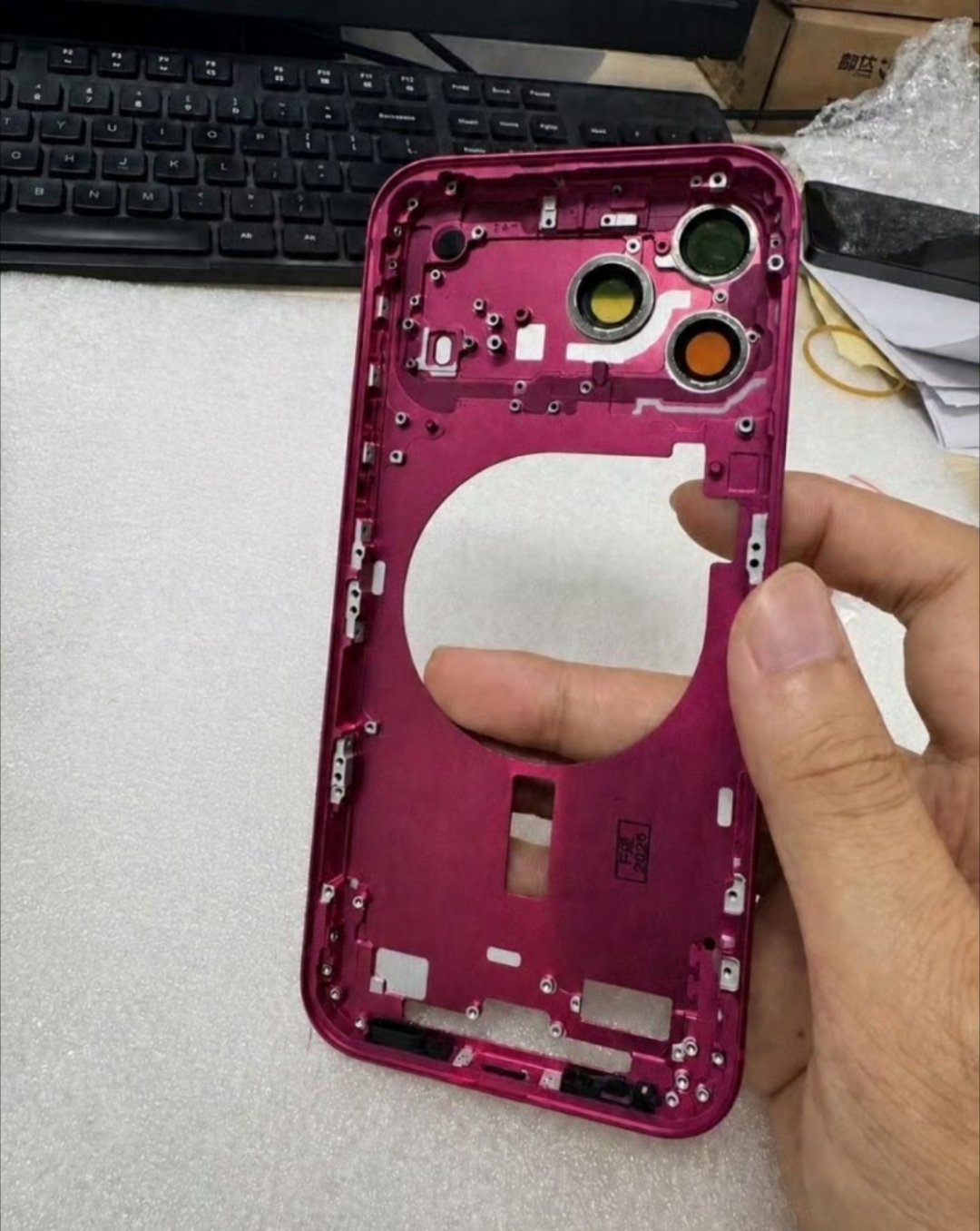 iPhone18ProMax配色新配色深樱桃红，喜欢的就会很喜欢，不喜欢的就会觉
