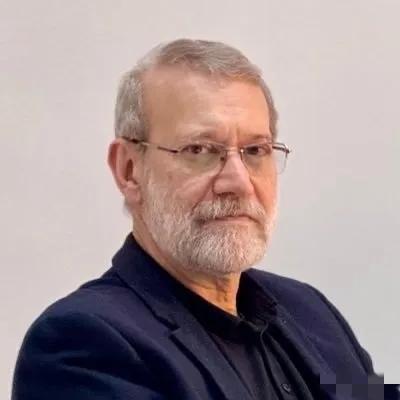 伊朗最高安全委员会秘书拉里贾尼昨天发文说：“我听说爱泼斯坦团队的残余势力（指特朗