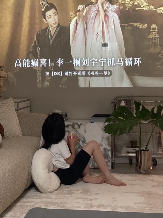 夜晚的家格外温馨｜练瑜伽的小学生👩‍🎓
