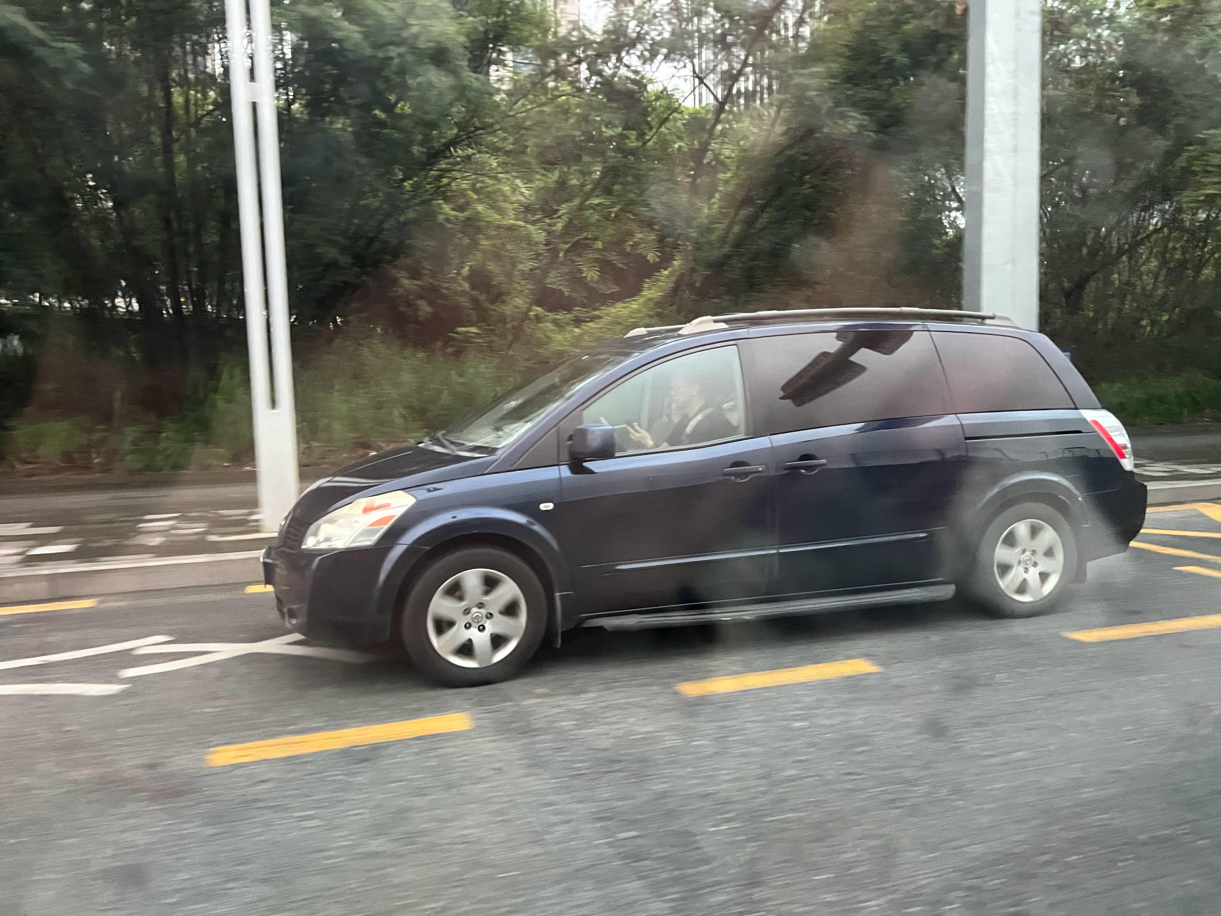 看到一台老车，第一次见…哪位大哥懂的，讲几句[爱你] ​​​