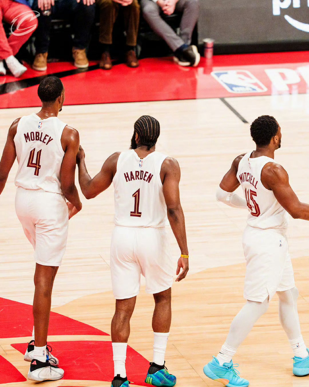 骑士vs猛龙全队手感不佳，大比分落败，好好总结，下场赢回来！！！克利夫兰骑士骑士