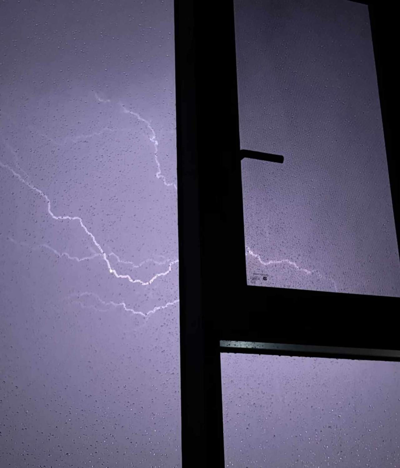 你们也被炸醒了吗？通州一声巨响！！！
好大的雷声震天响，毫无预兆被吓一哆嗦！