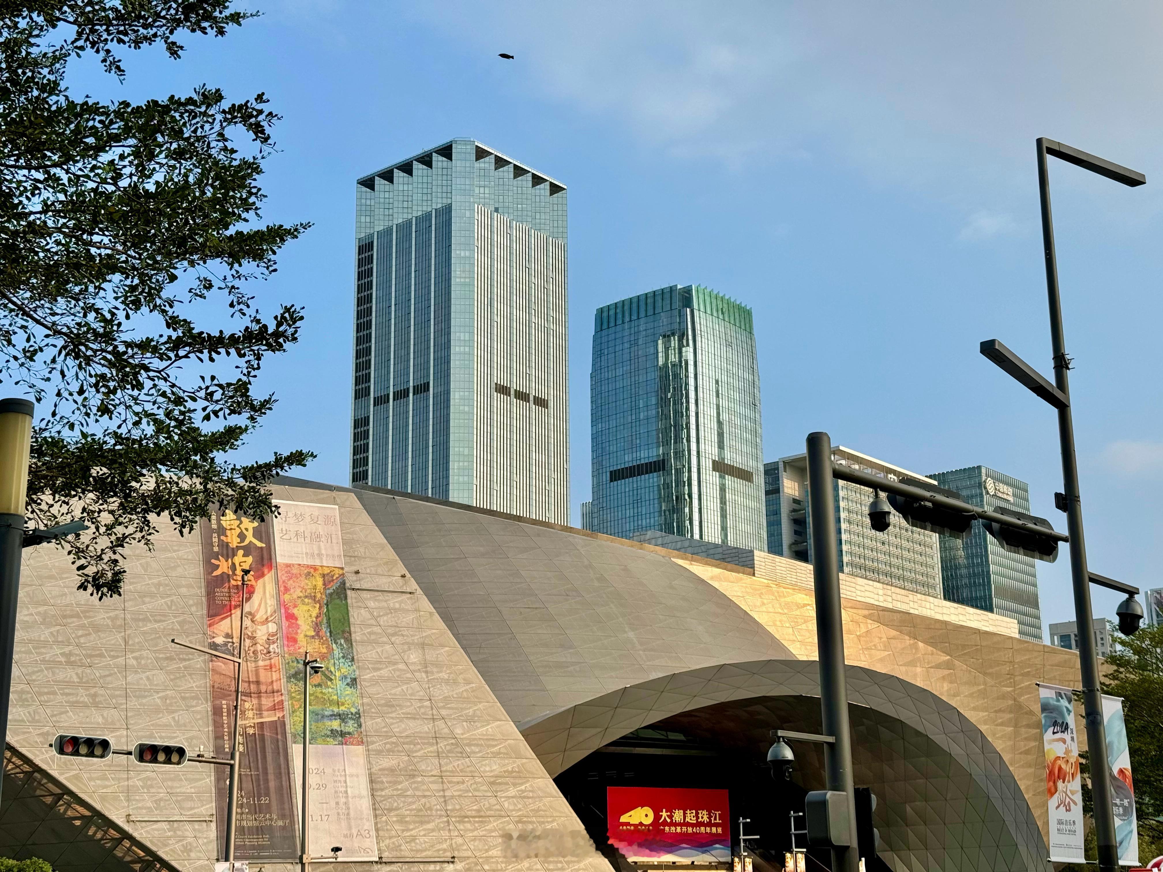 好久没来中心书城，捡漏一倍桂花喜茶，感觉不错~[酷]  ​​​