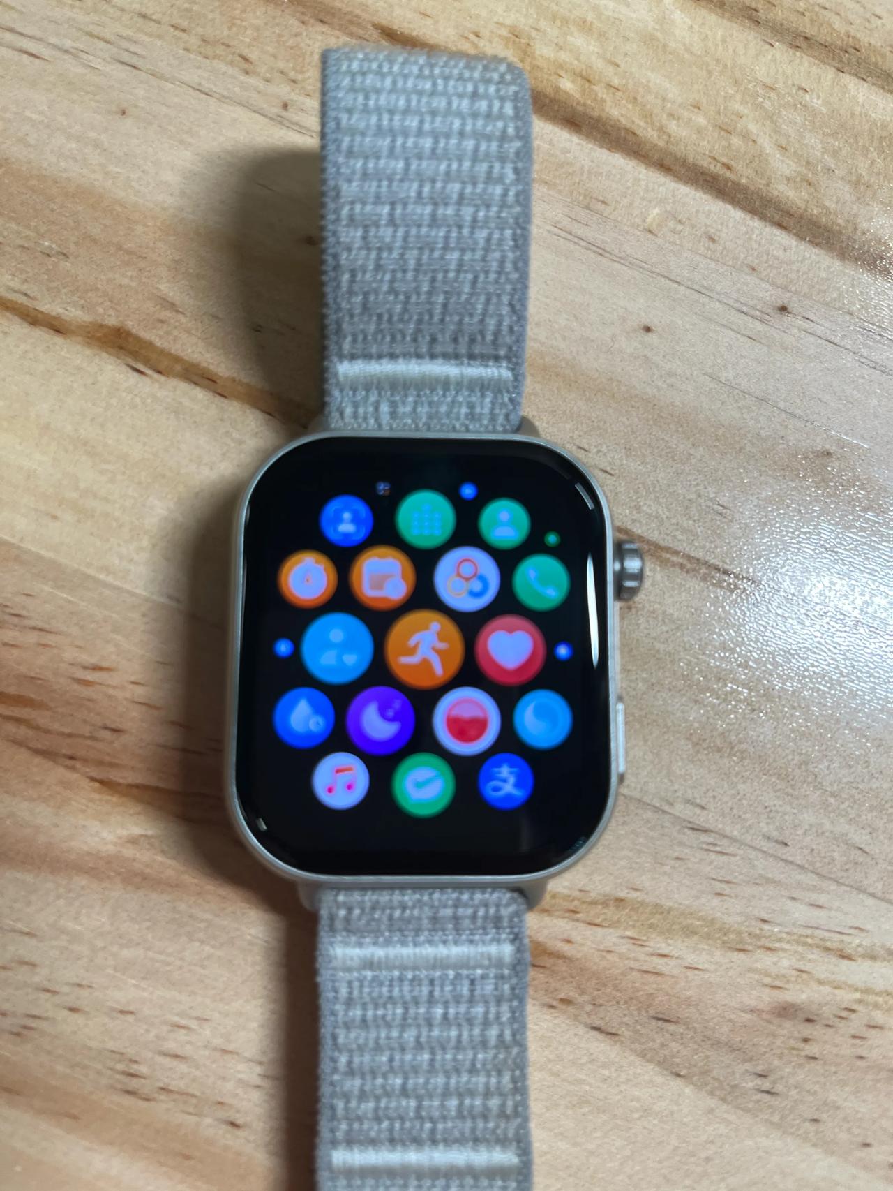 手表我只用华为的，华为的手表简直不要太强。
我是一个极简主义，我厌倦了出门的时候