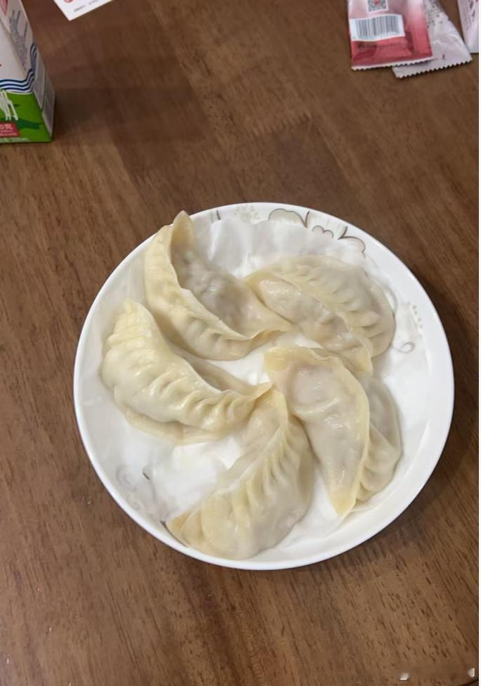 昨天加急从北京回到武汉，深夜到的武汉，这次北京车展之旅真的非常惊心动魄。差点就挂