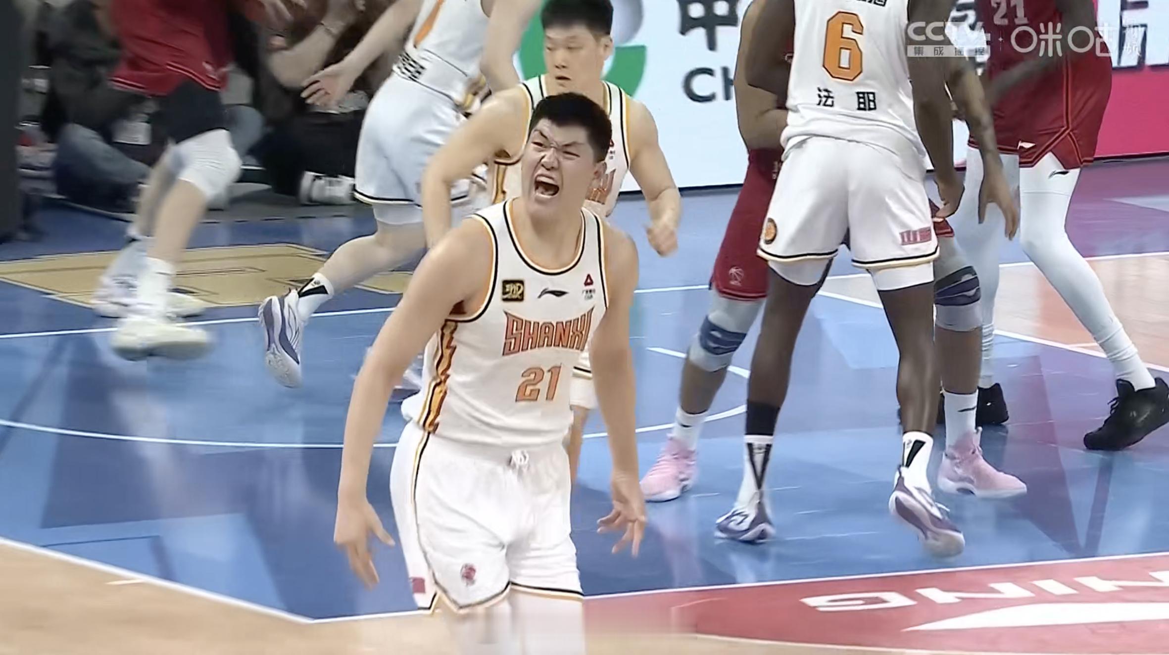 刘传兴上半场4中4北京男篮vs山西男篮cba季后赛 ​​​