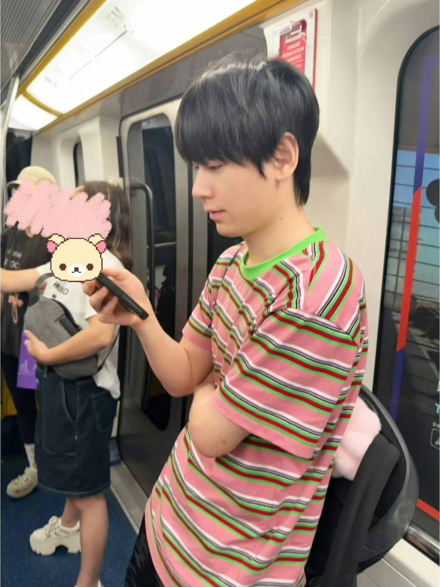 宝宝你一定要远离男人哟 