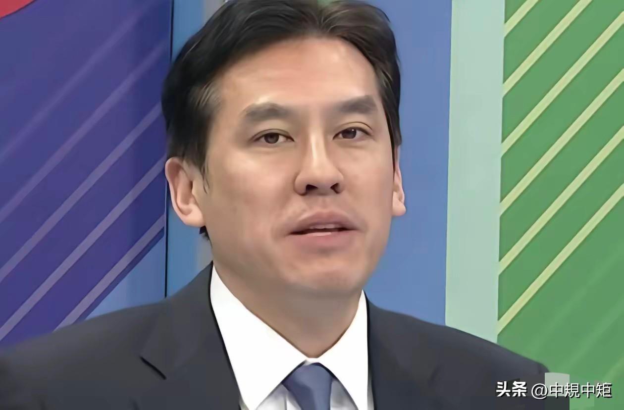 黄𬀩瀚为什么会背叛蓝营，变得越来越绿？在我看来，原因其实很简单。

他已经铺垫