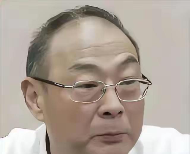 完全同意金灿荣教授的观点，中国没有必要再三要求日本就侵华罪行道歉了，日本道歉不道