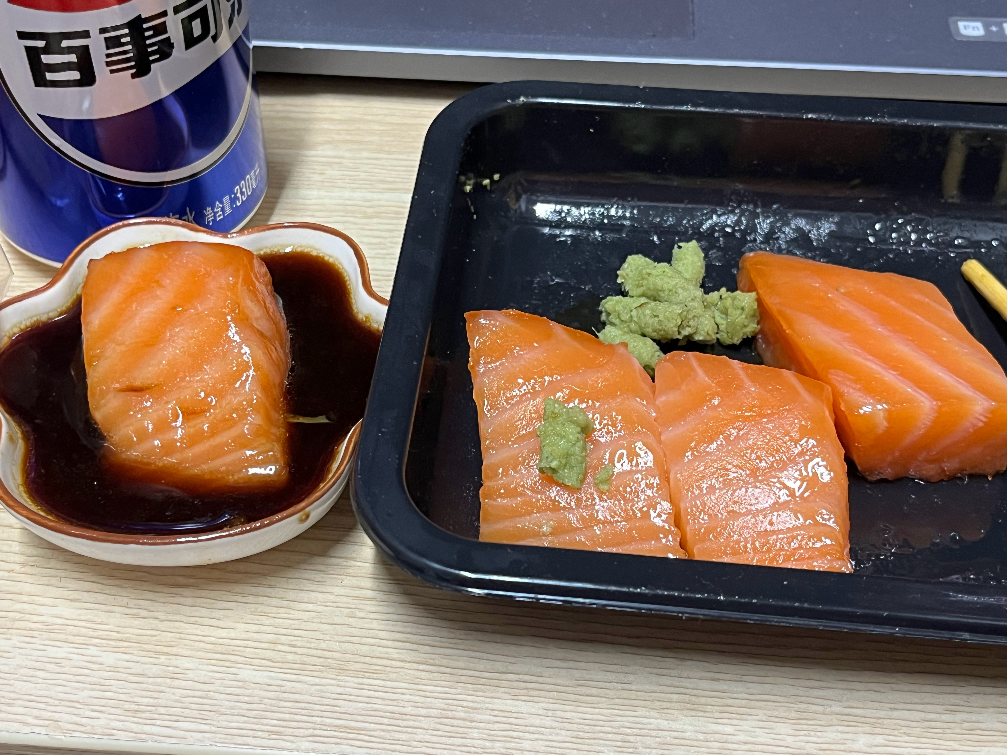 室友的剩饭太给力了我誓死守护。。。。。