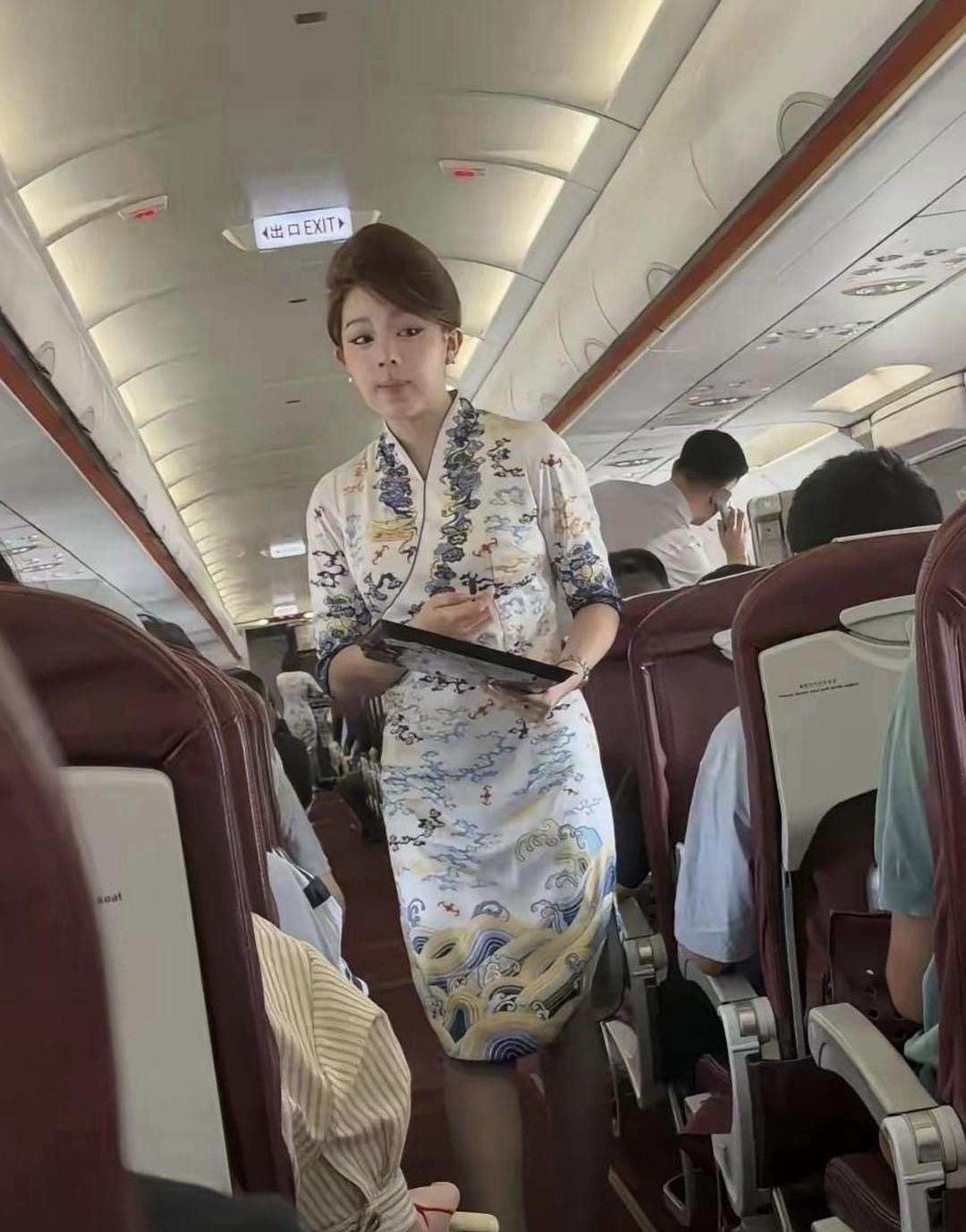 同一个人 从不同的角度看 ​​​