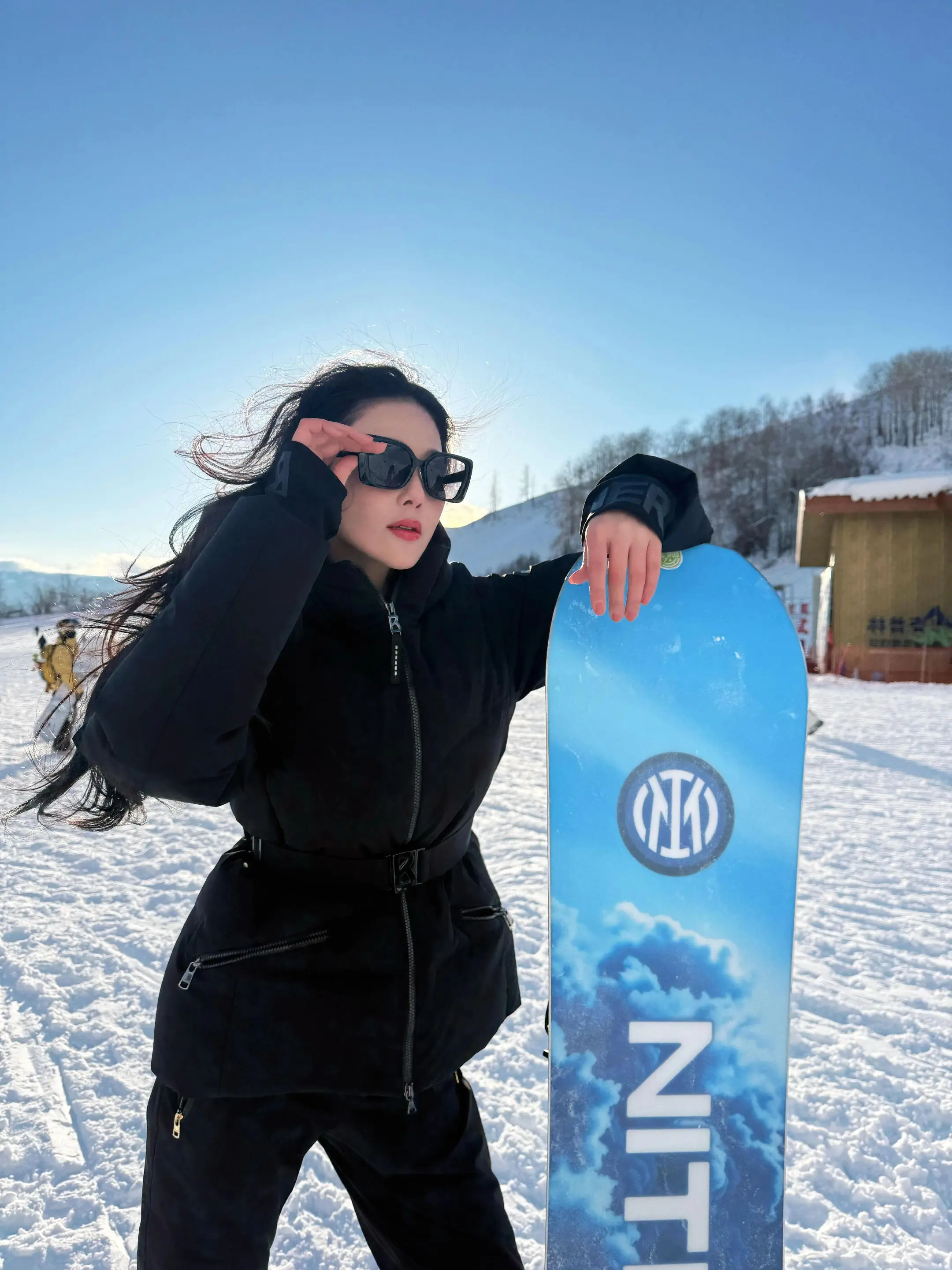张馨予｜享受当下。我姐滑雪好酷~