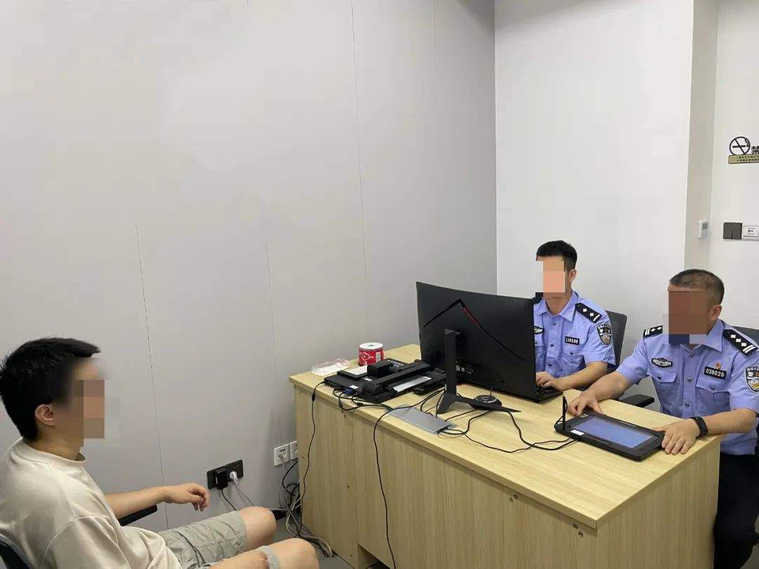 【浙江一公司为政府部门开发系统时造成数据泄露，被罚一百万元】 据微信公众号“公安