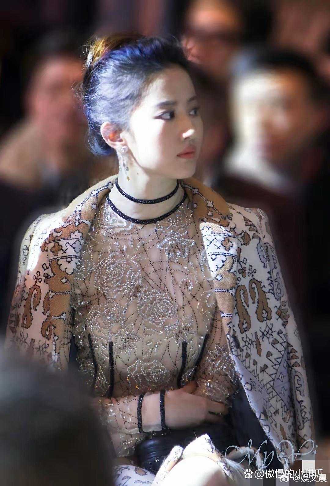 刘亦菲的造型永远在开挂！一套比一套惊艳，自带高光滤镜，无论身处何处都能瞬间脱颖而