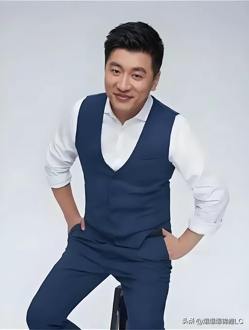 张雪峰早就财务自由了，但他老婆非要出去找活干。

他觉得没必要折腾，结果老婆甩出