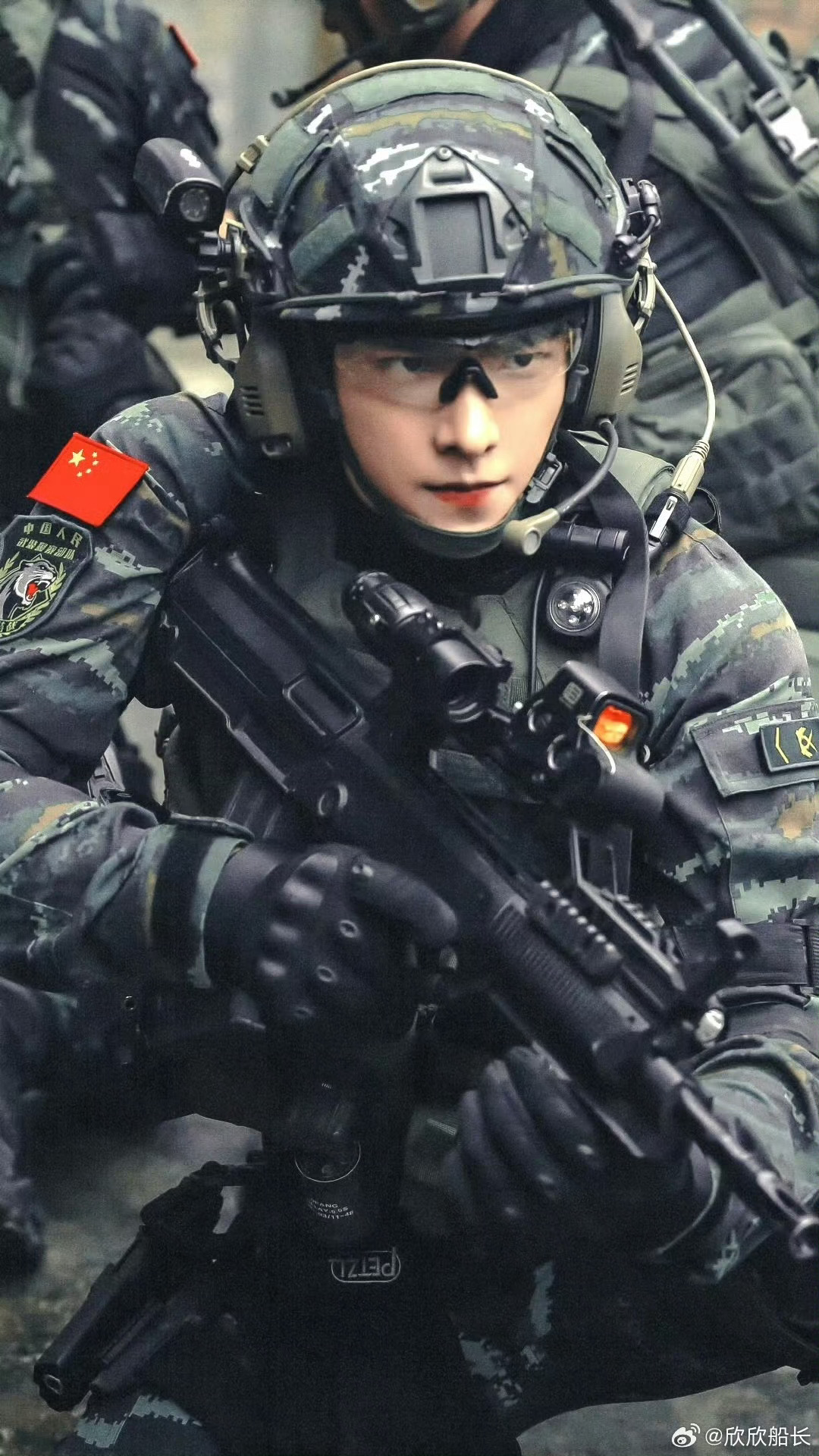 转眼杨洋的《特战荣耀》开播四周年了～进组八个月的心血之作，永远爱有勇有谋，坚毅果