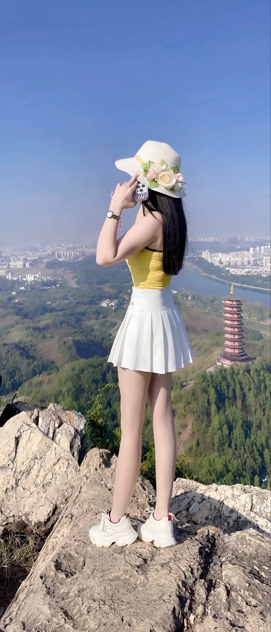 站在这里五年了，风景依然在，人亦非少年，有心栽花花不开，丫头放好心态...