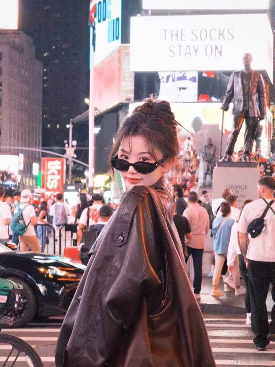 孔雪儿纽约街拍孔雪儿纽约plog靓女出现[女孩儿][女孩儿]孔雪儿[超话] ​ 