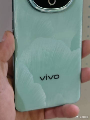 📱 vivo Y300 这续航太实用了，我这种经常外出的人，职业模式一开，定位
