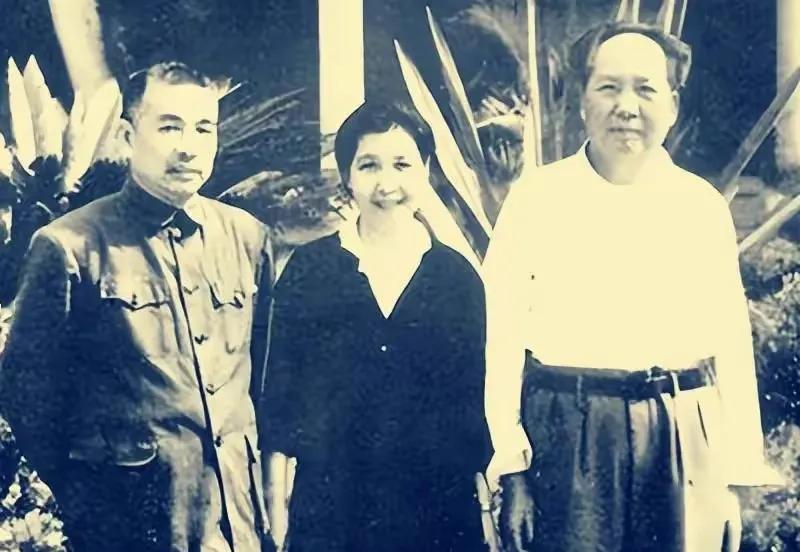 毛泽东与曾志的兄妹情

在20世纪20年代末，中国大地正处于风起云涌的革命浪潮中